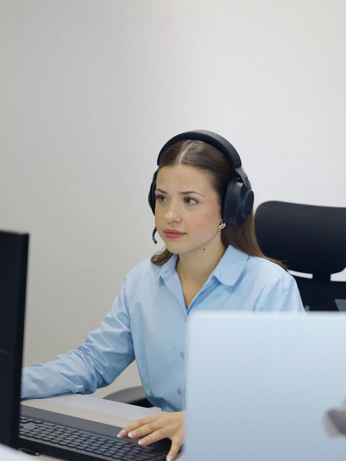 Marlene Dörflinger am Telefon